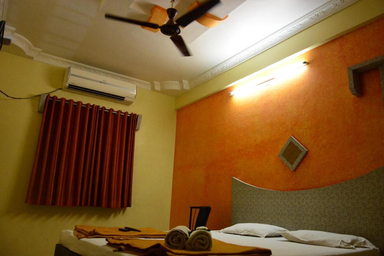Hotel Sai Vishwa Shirdi Exterior photo