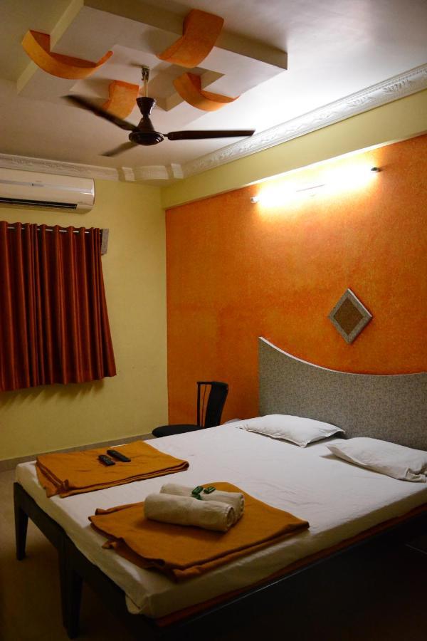 Hotel Sai Vishwa Shirdi Exterior photo